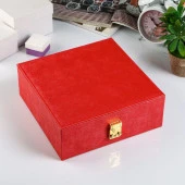 Шкатулка кожзам для украшений "Розы тиснение" красная 9,5х26х25 см   4316834 - КОЛОРЛОН ВТД Новосибирск